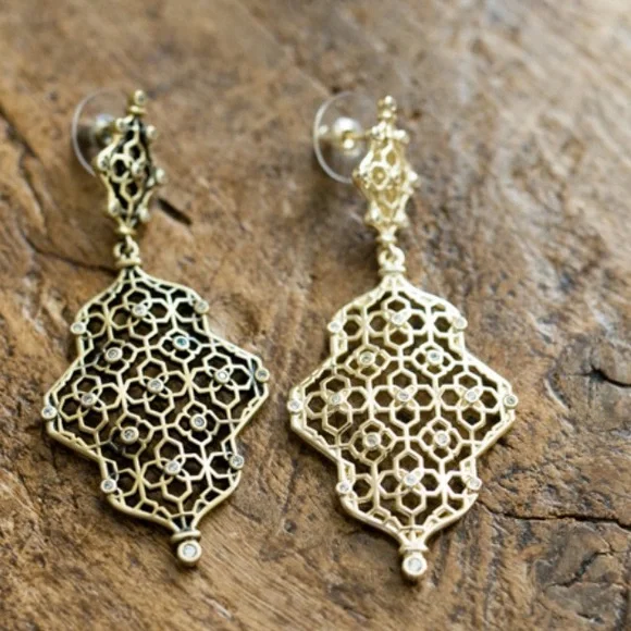 Kendra Scott Gold Renee Earrings - Picture 12 of 16